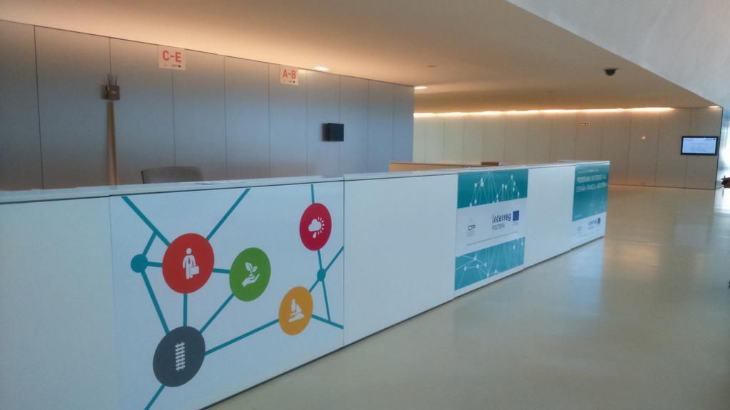 InterregPOCTEFA's tweet photo. Le Palais des Congrès de Saragosse se prépare pour le Séminaire de lancement du #POCTEFA14_20 #INTERREGV_A http://t.co/nS8uXW9Tnl