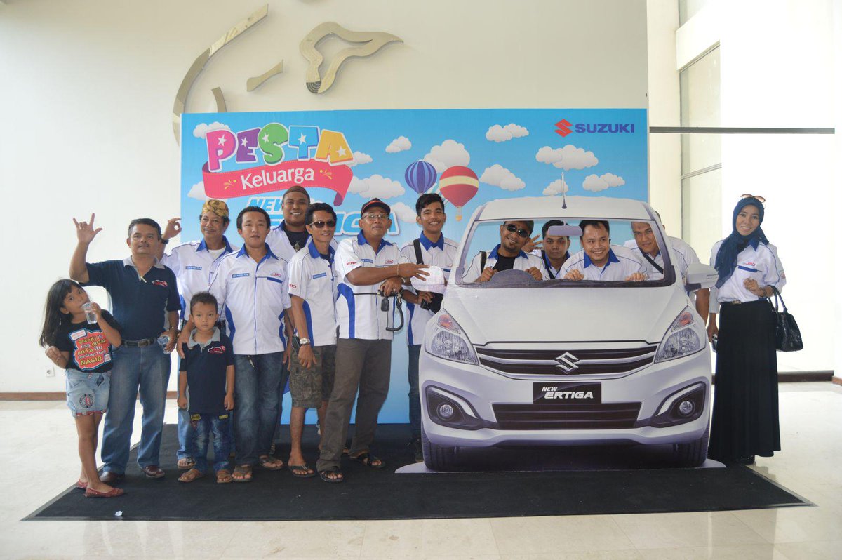 erci_babel's tweet photo. Pesta keluara new ertiga dan lauching ertiga 27 september 2015. Bangka. http://t.co/4MpiGzSEgc