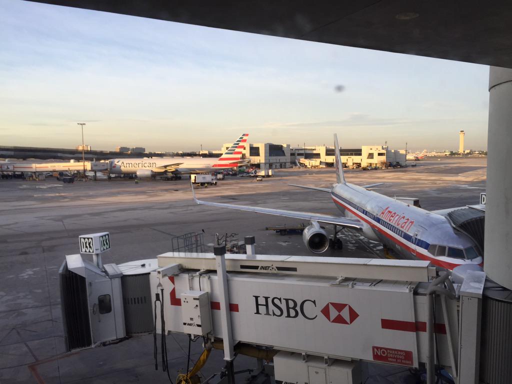 Floxie10's tweet photo. Buen día desde #AeropuertoMiami #MIA! #FlyATB sígannos en este Roadtrip con #FloridaATB #RedArgTB http://t.co/Ktw7gla8X6
