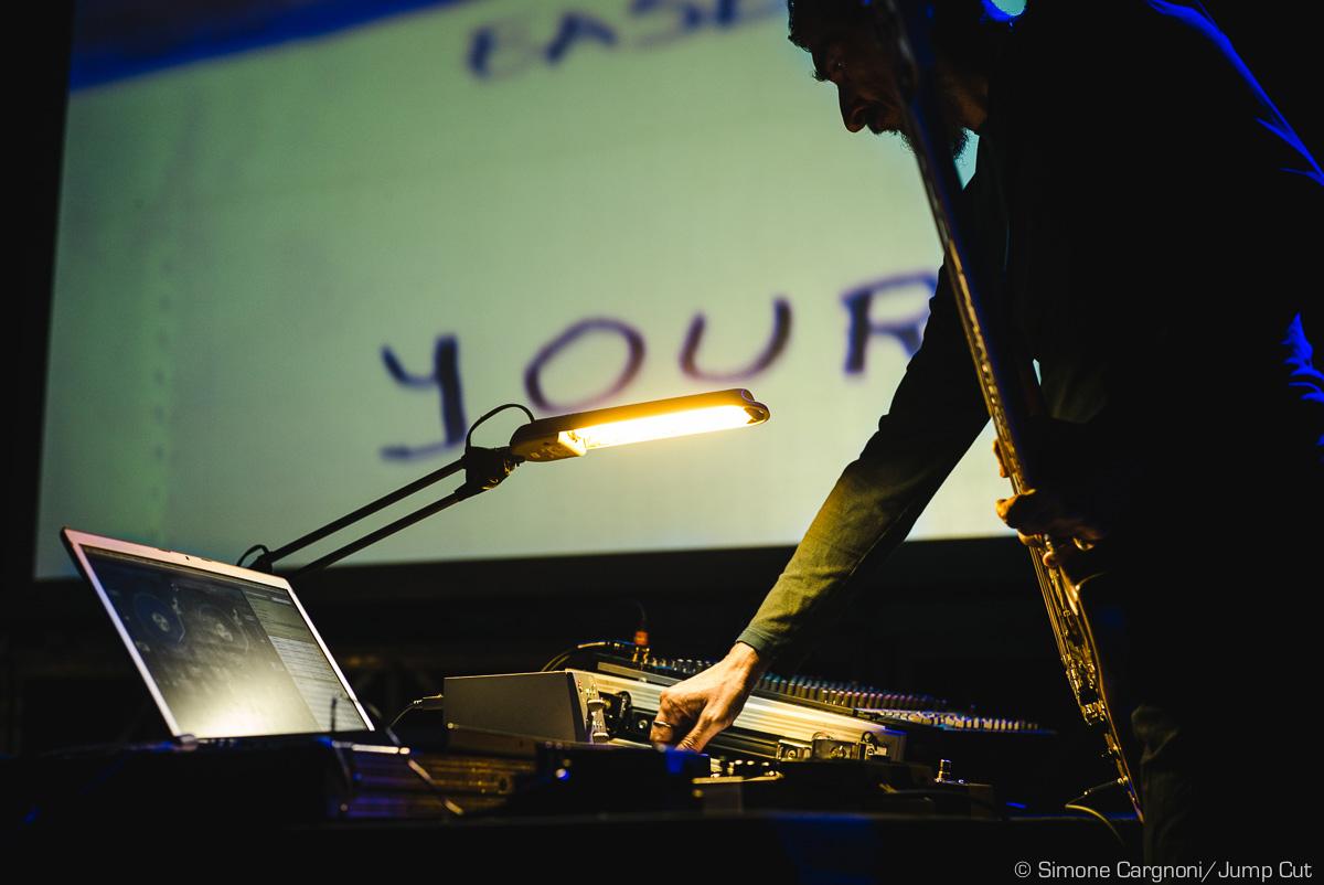 10songsOfficial's tweet photo. @lucalagash live @exillesilforte
http://t.co/jMctiC8EDE
@CircoloLettori @TamaraFerioli @cremofamily @gibsonitalia http://t.co/RHvLFqOEDL