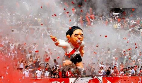 El enorme orgullo de amar estos colores #FelizDiaDelHinchaDeRiver #AngelitoEterno