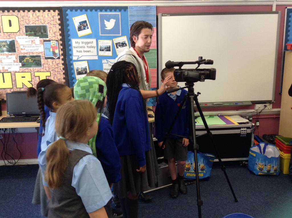 HaroldCourtPrim's tweet photo. Our Digital Leaders filming the first scenes of their Minecraft advert @YfcThe @haveringict http://t.co/W47lDnkZW3