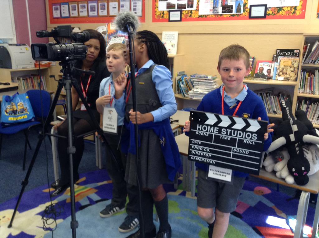 HaroldCourtPrim's tweet photo. Our Digital Leaders filming the first scenes of their Minecraft advert @YfcThe @haveringict http://t.co/W47lDnkZW3