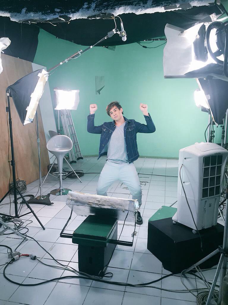 MJCayabyabArmy's tweet photo. @mjcayabyab6's Nae Nae version? Hahaha hello http://t.co/4KIeZuM0cx