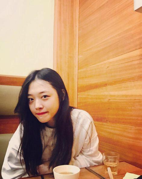 ___sulli___bbb's tweet photo. @___SummerO7 

😎✌︎ http://t.co/RMfXh54feH