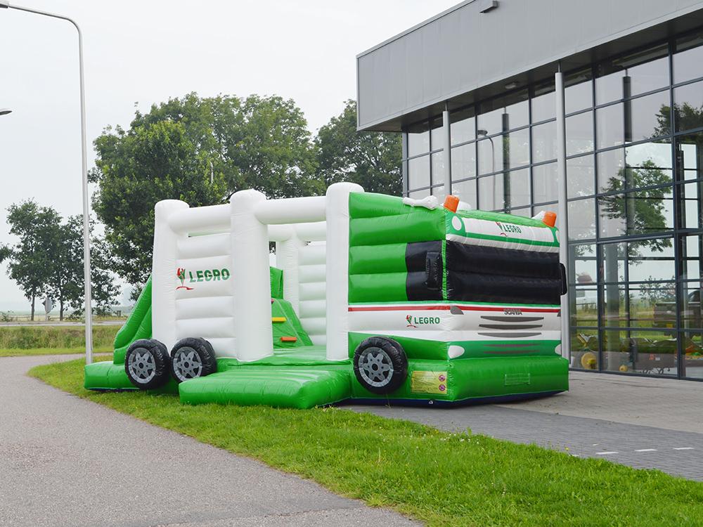JBAirDesign's tweet photo. Voor Legro hebben wij dit #vrachtwagenspringkussen op maat gemaakt! Incl. glijbaan aan de achterkant. #JB #scania http://t.co/dOMZ0z6XPx