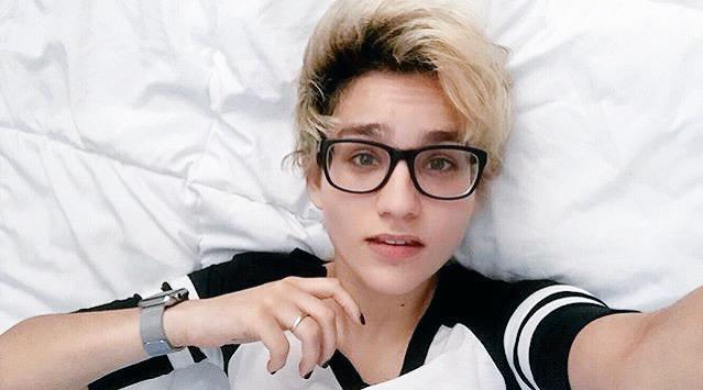 Ivory_Marcelus's tweet photo. In bed sick 😔 I never get sick. I hate this what is happening I feel like I'm dying ugh. http://t.co/jQofWoqbLn