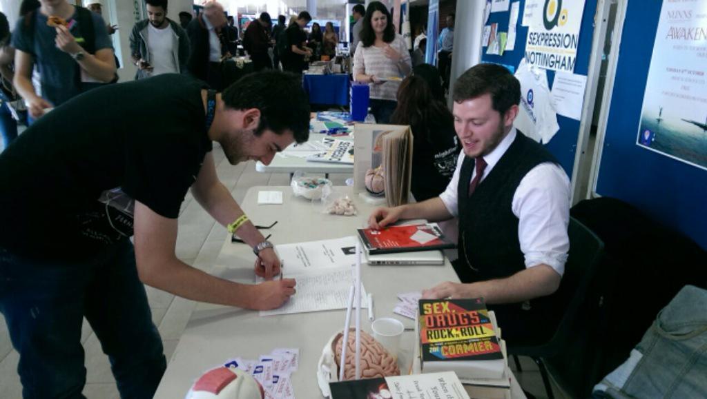 Notts_NUNNS's tweet photo. Great to see lots of interest in neuro at #UoN @NottsMedSoc Freshers Fair! #UoNFreshers #tastybrains http://t.co/B6bvK0rqrk