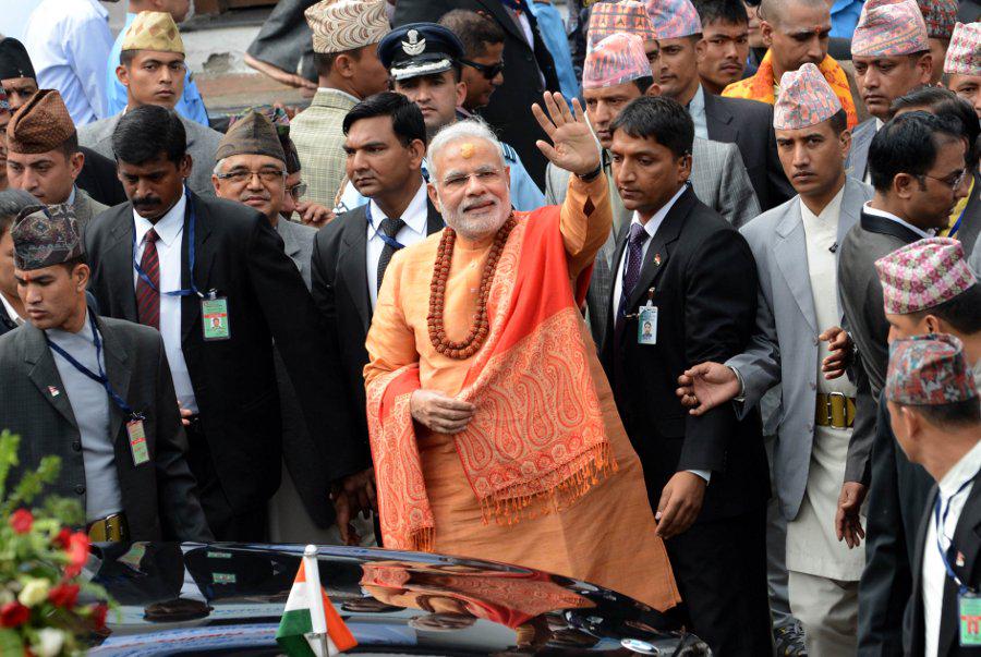 khumbule_nima's tweet photo. India has begun communal war with Nepal #BackOffIndia @PM_Nepal @Indianoilcorp @narendramodi http://t.co/sdyLgeP6Y2 http://t.co/s6riqH8Knv