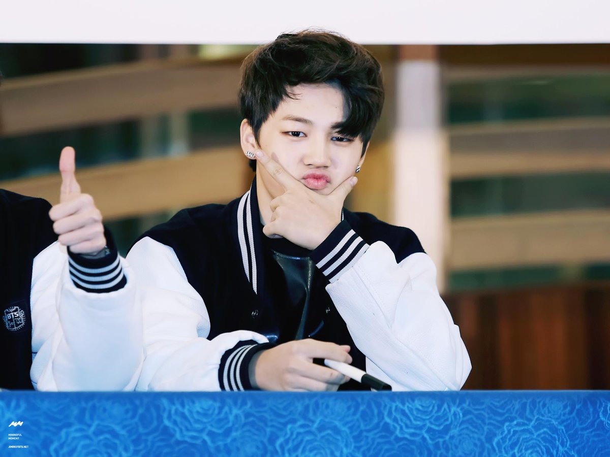 BTS_FACTS's tweet photo. 131111 JIMIN (Cr: miningful moment) @BTS_twt 
(http://t.co/W2oxrtXmM8)
(http://t.co/ANanchmr50) http://t.co/f3kFjmlMDo