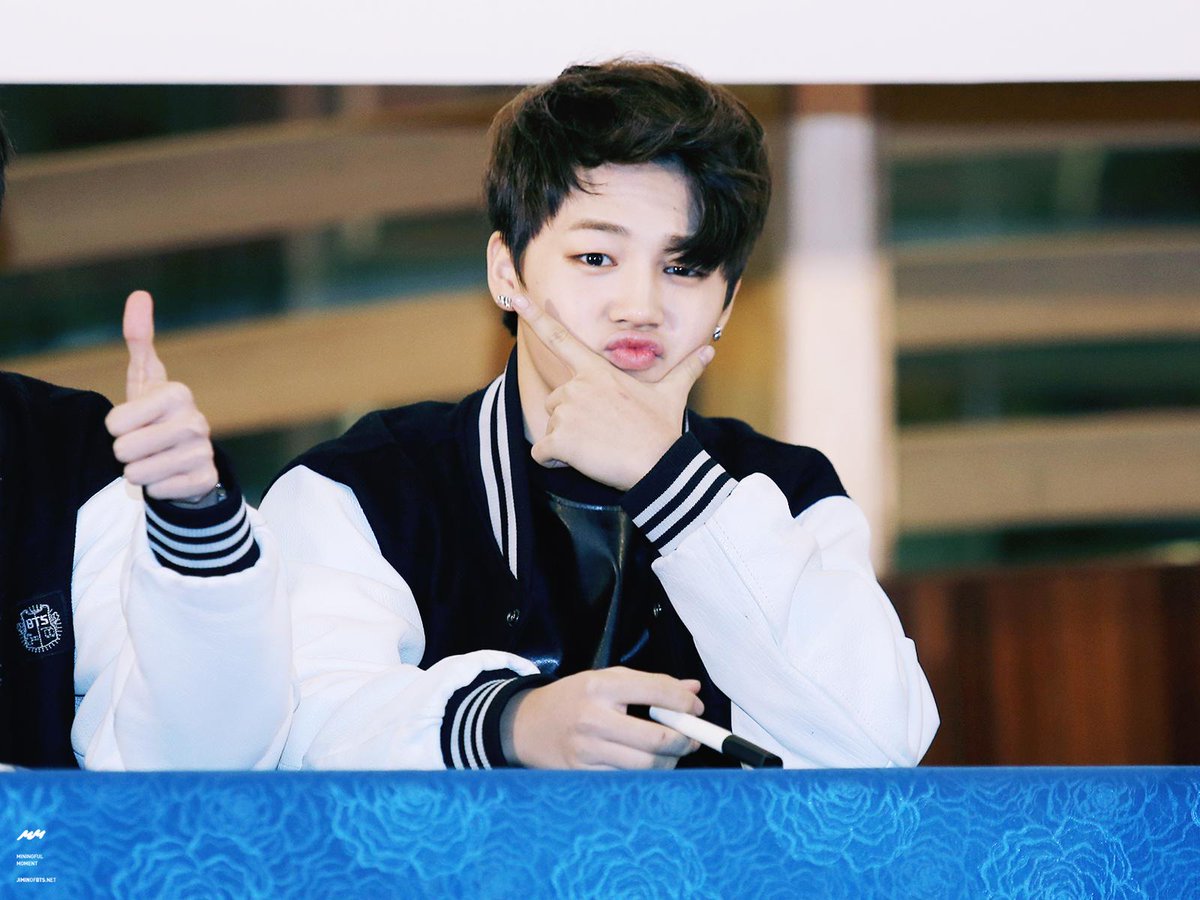 BTS_FACTS's tweet photo. 131111 JIMIN (Cr: miningful moment) @BTS_twt 
(http://t.co/W2oxrtXmM8)
(http://t.co/ANanchmr50) http://t.co/f3kFjmlMDo
