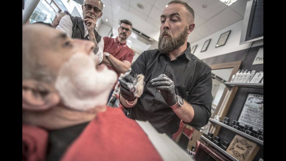 GuruScissor's tweet photo. come &amp; see the shaving gurus Rob &amp; Dan Rix @masterbarberco @thebarberbash @CampandFurnace Oct 4th at the #shavecave http://t.co/Uf5K2Ec02r