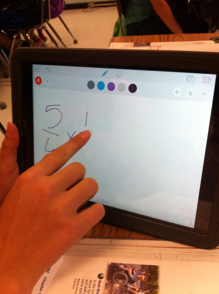 kcsmath's tweet photo. Students using Educreations app at Elkview Middle. (Farmer) #KCSlearning2020 #engaged http://t.co/RJoElEGUcc