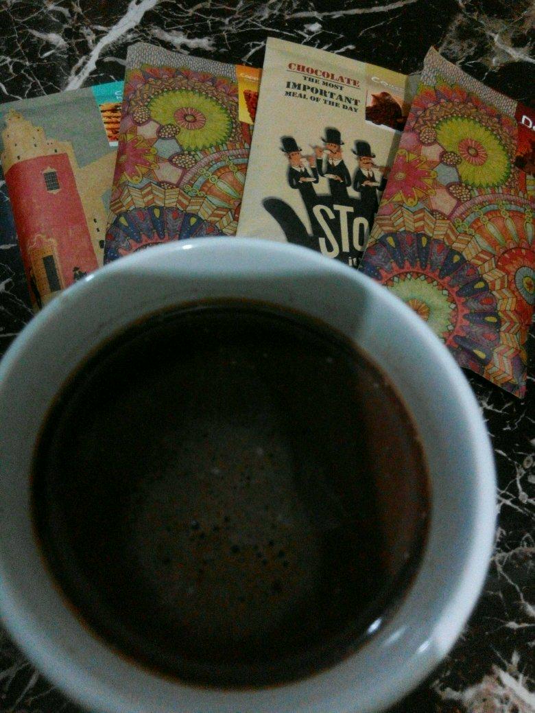 chickayesika's tweet photo. Minuman coklat aneka rasa kekinian, kemasannya lucu2 lagi. Belinya disini @papabearchoco 😁 #bukanendorse http://t.co/a7hvM5DW7p