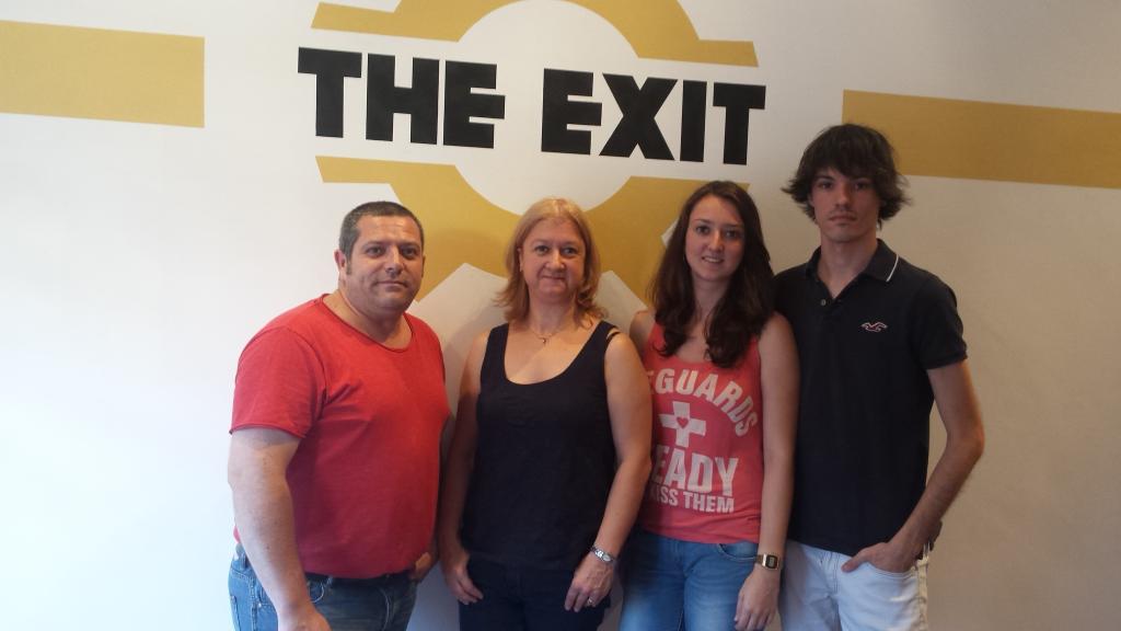 TheExitValencia's tweet photo. ¡No esperes que te lo cuenten, ellos ya han experimentado la emoción del #escaperoom !
#OCIO #Valencia http://t.co/H9XRkjseYq