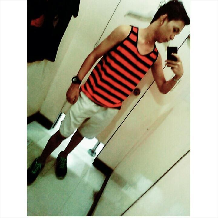 antony_escober's tweet photo. Gusto ko nang mag Gym 😂💪 http://t.co/16brQ36Qqr