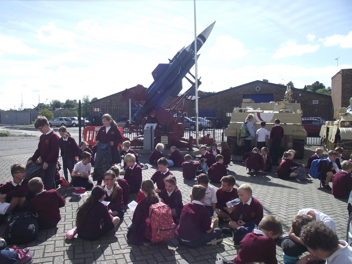 CMSM4's tweet photo. A well earned lunch break in the sun for All Saints School #Maldon.  Learning about #WW2 Special Forces. http://t.co/srPv3oFR9B