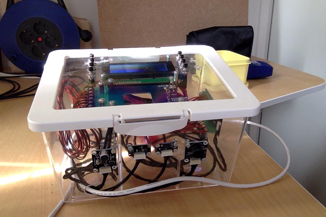 geertschuring's tweet photo. Come to #ApacheConEU in Budapest this week to get a live demonstration of #ApacheCamel controlling this little box. http://t.co/7AM0wK70W0