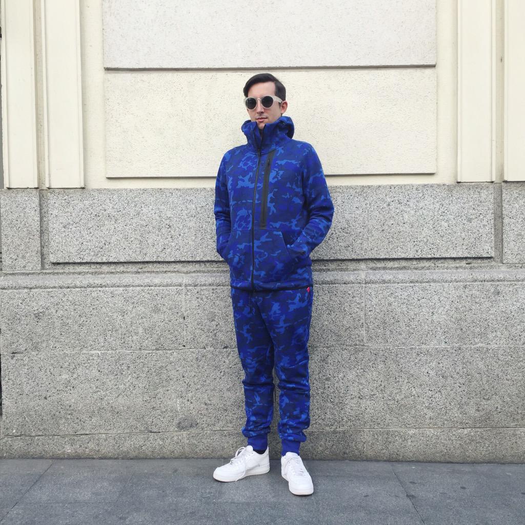 yosoycrawford's tweet photo. Blue Monday 💙 @Nike_Spain #nike #techpack #techpackmadrid 👟 #airforceone 👓 gafas de @LordWilmore_ESP 👌🏻 http://t.co/lYye1Ru9fS