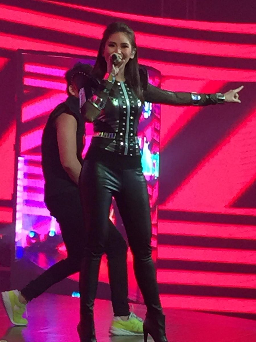 marletds's tweet photo. Sarah Geronimo @JustSarahG at Globe Telecom's #WWG7 #TheNewConnectedLife http://t.co/JWUCbtToky