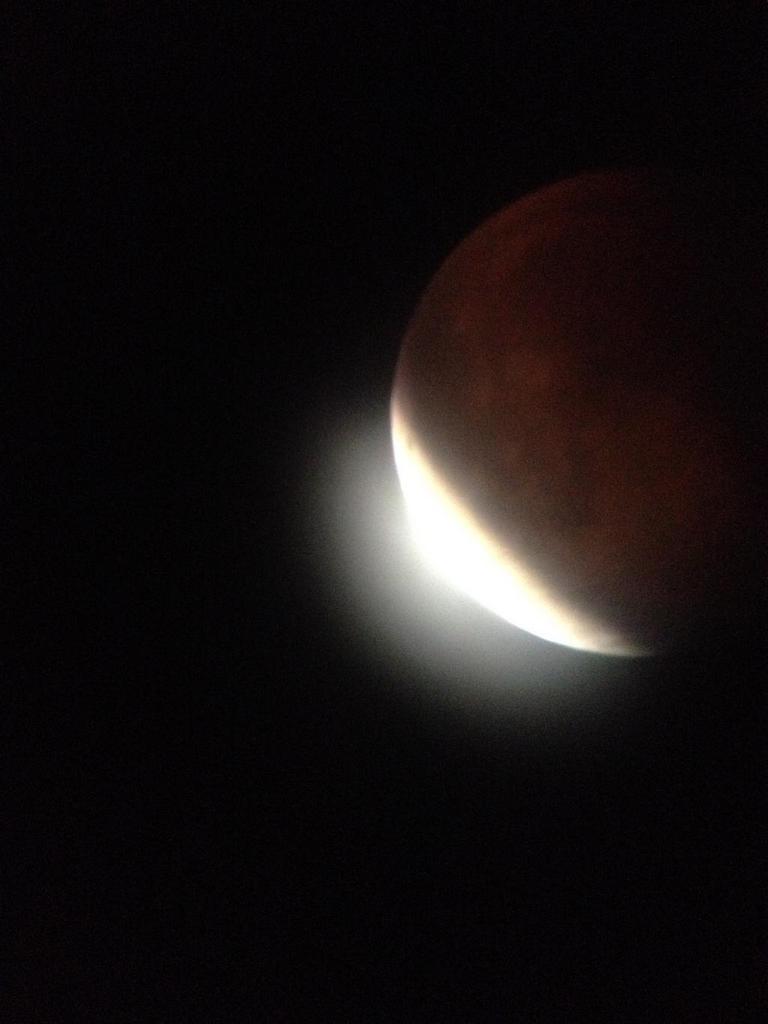 FmarinAlvarez's tweet photo. Estudiantes de la UCV se activan en urbanismo con el eclipse realizando @AstroPopular  @JEHYSONGUZMAN @Juan_Dugarte http://t.co/XkNA2CZSLE
