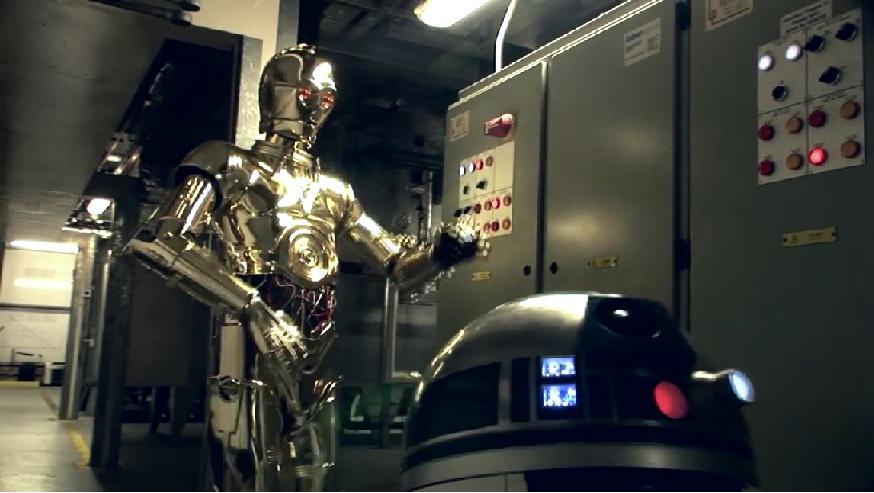 C3POandR2's tweet photo. "What was the code, Artoo?" #fanclub #droids #C3PO #R2D2 #treasure #StarWars #awesome #picoftheday #discussionsociety http://t.co/svURfaO5G5