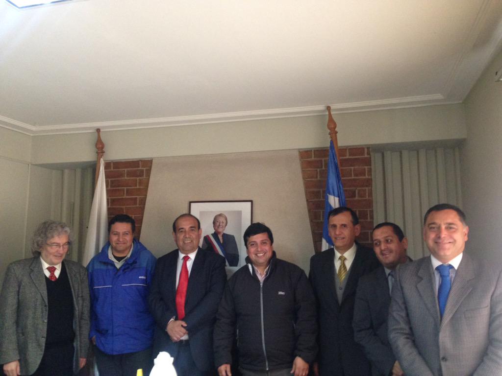 MintrabMaule's tweet photo. Con Endesa Chile, @goberdelinares y SENCE  analizando temas laborales Central Los Cóndores  @MintrabMaule http://t.co/4mEIA53ZyG
