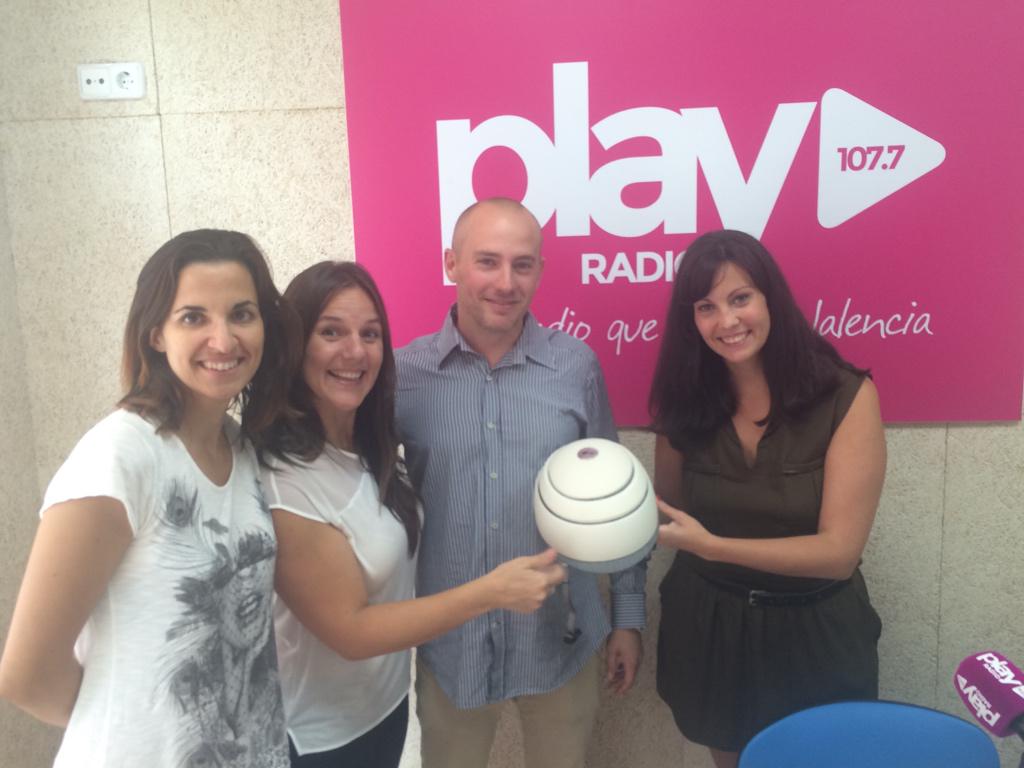 TereDomenech's tweet photo. Ya con Carlos @carfega de @closcadesign ¡pedazo casco!  @KickstarterES #Alade3play http://t.co/PQxkcmdhXr