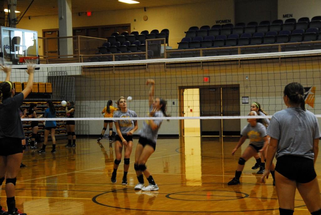 New Story: Girls’ Volleyball Sweeps CJ vandaliabutlerathletics.com/2015/09/28/gir…