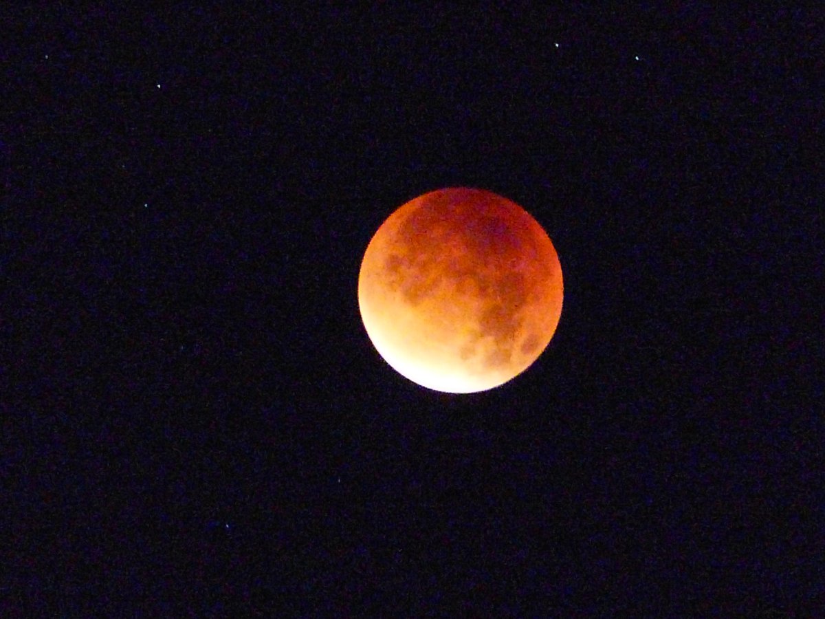 KlausLudwigU's tweet photo. #Blutmond und ein paar Tage zuvor #Mondbild http://t.co/JUG6UqxmVj