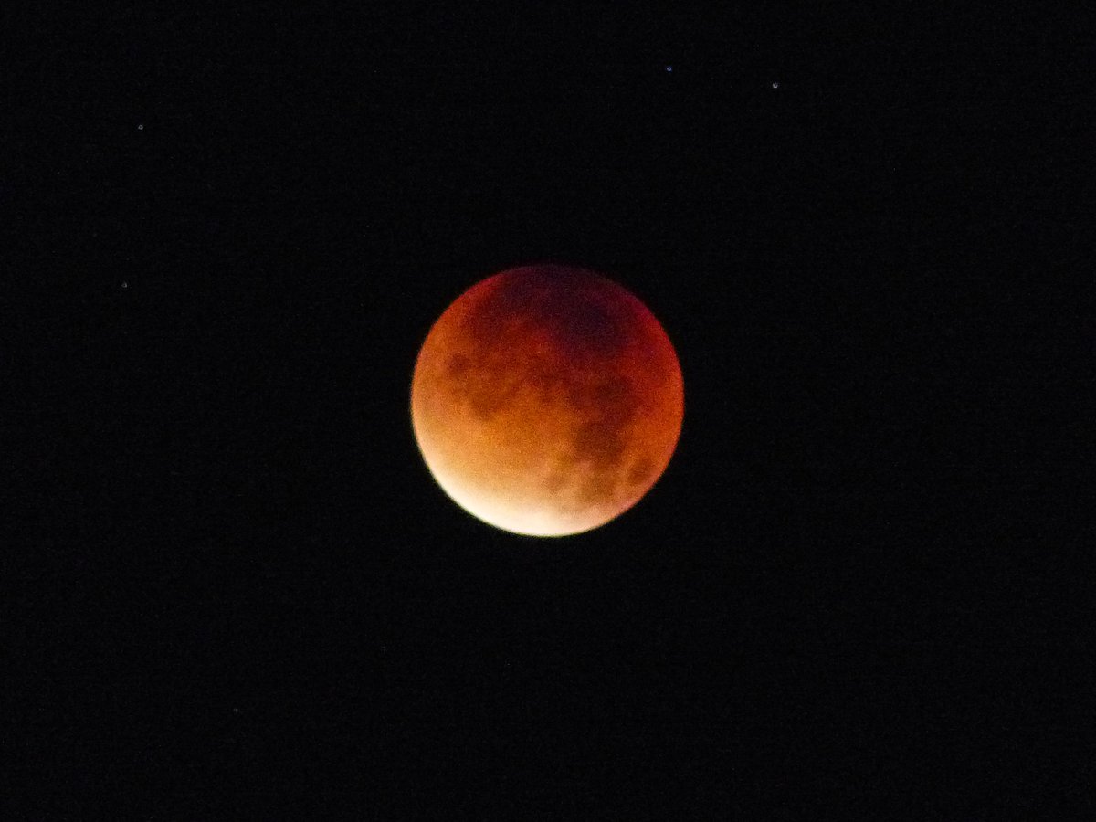 KlausLudwigU's tweet photo. #Blutmond und ein paar Tage zuvor #Mondbild http://t.co/JUG6UqxmVj