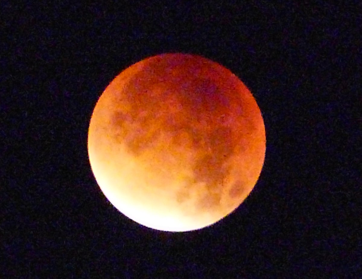 KlausLudwigU's tweet photo. #Blutmond und ein paar Tage zuvor #Mondbild http://t.co/JUG6UqxmVj