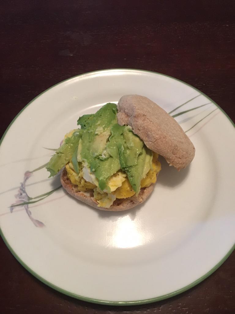 emily_glady's tweet photo. Avocados can make any morning better...even a Monday #URwhatUtwEat @UWkatrinaTA http://t.co/OnShOdfaHF