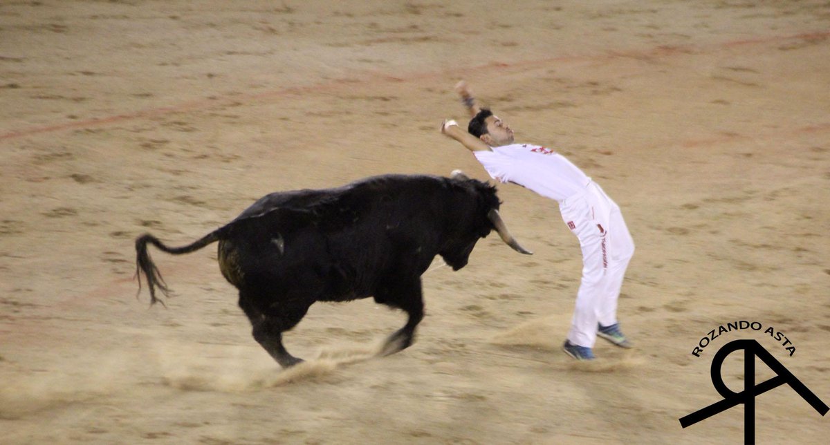 Rozandoasta's tweet photo. Fotografías del concurso de recortes del día 11 de Septiembre en Guadalajara 
http://t.co/4ZY6hC1pZE http://t.co/c355oFPDNN