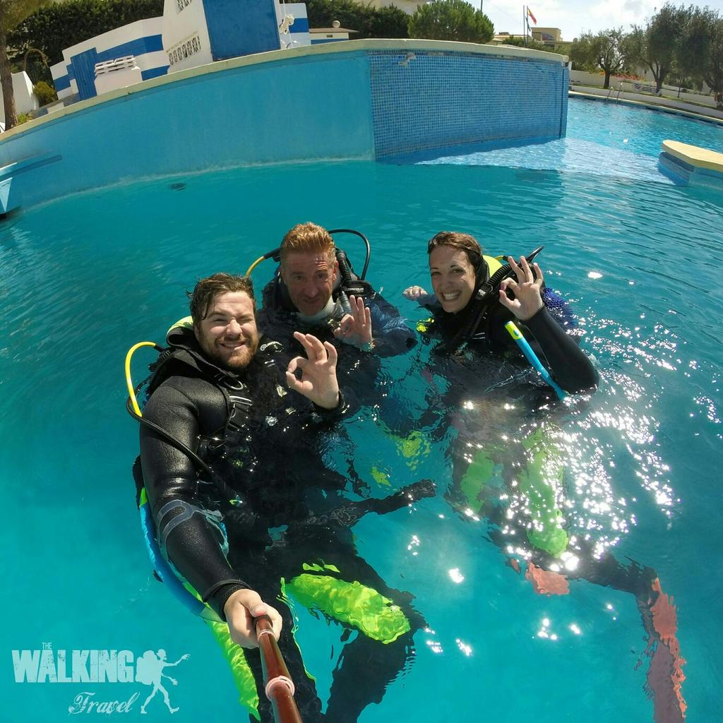 walkingtravel's tweet photo. Hoy toca prácticas en piscina! Todo 👌
http://t.co/bn95PupDL0 http://t.co/dL95DB24CF #Buceo #Diving #Padi http://t.co/9LjEy8LcJZ