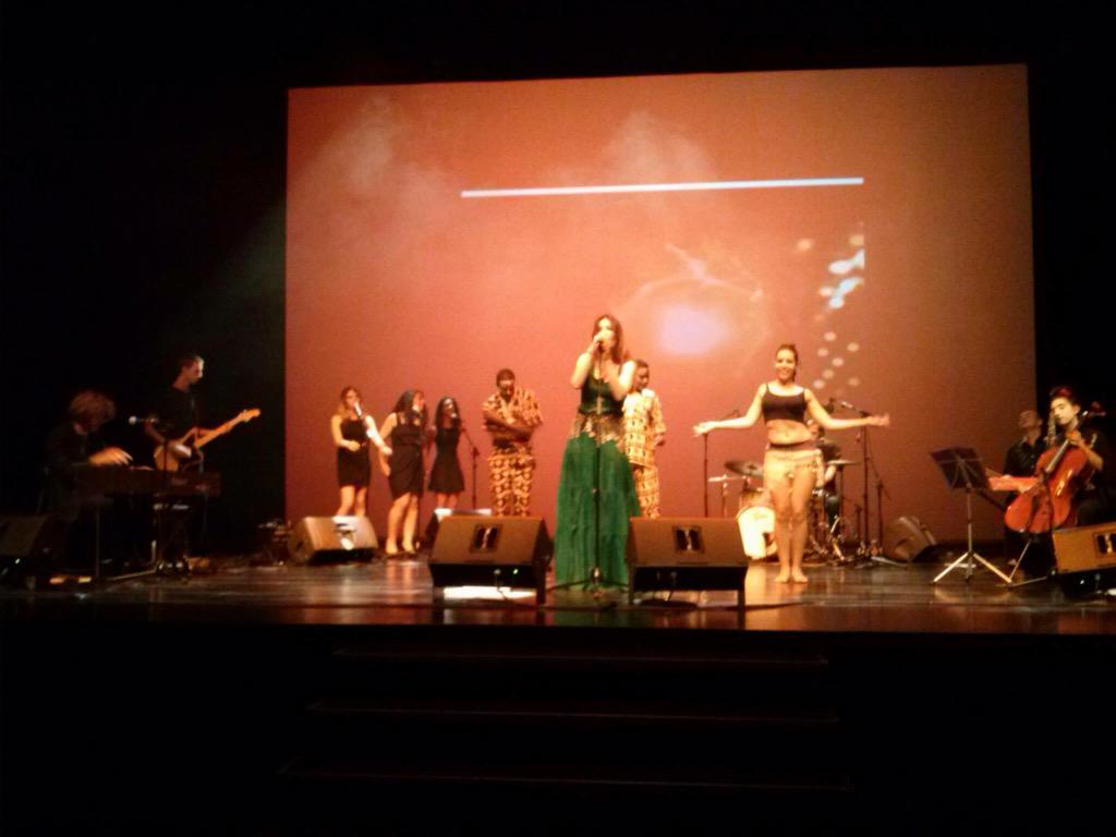 Airynmusic's tweet photo. Este viernes actuaremos en la Maestranza de Sevilla a las 22,30h, entrada gratuita, hasta completar aforo😊 http://t.co/SPDSZjNhRr