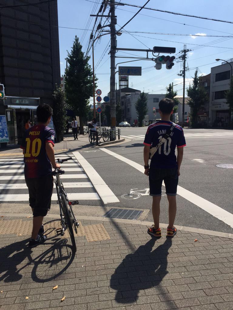 花到 tweet media