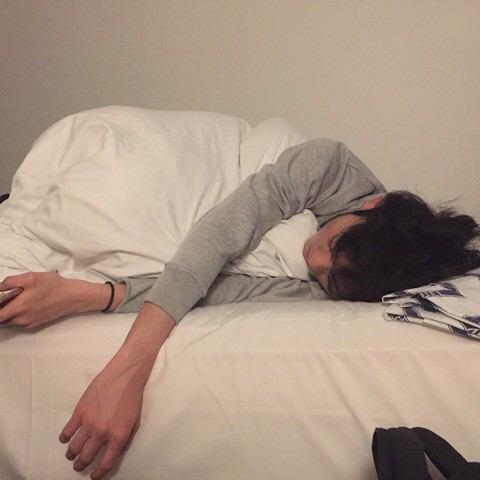 RED__bt05's tweet photo. #もしも俺が風邪引いて熱出してたら看病してくれる人RTベッドまで連れていき襲う人ふぁぼ 

なんか、しんどいー… http://t.co/WSdKpkxljV