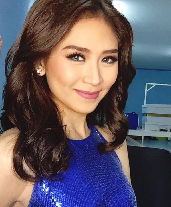 TweetNiSarahG's tweet photo. Selfie Time 😊 😊 😊    #NewConnectedLife #SarahGFromTheTop http://t.co/bA7uRDUw7Q