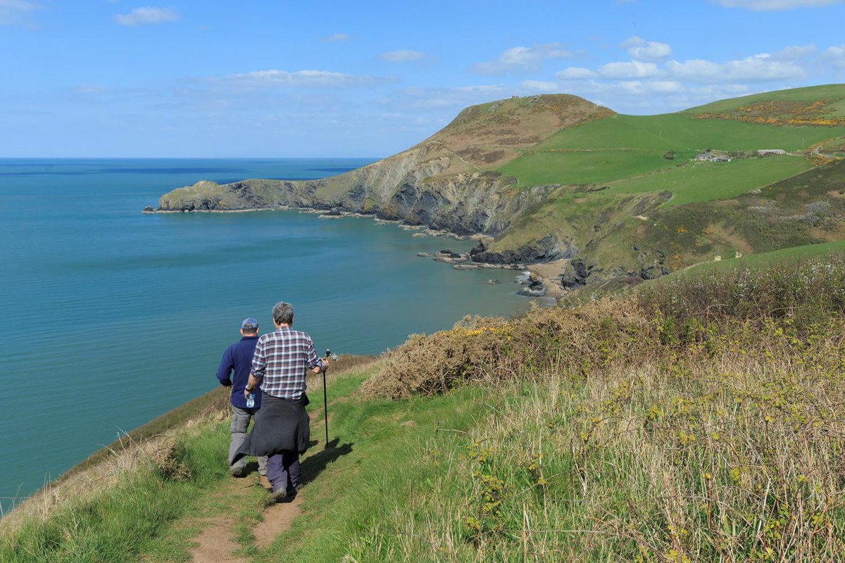 visitceredigion's tweet photo. Gyda mwy o dywydd sych a braf i ddod yr wythnos hon, beth am grwydro #Ceredigion? #cerdded #beicio #merlota http://t.co/uUNhME5jXX