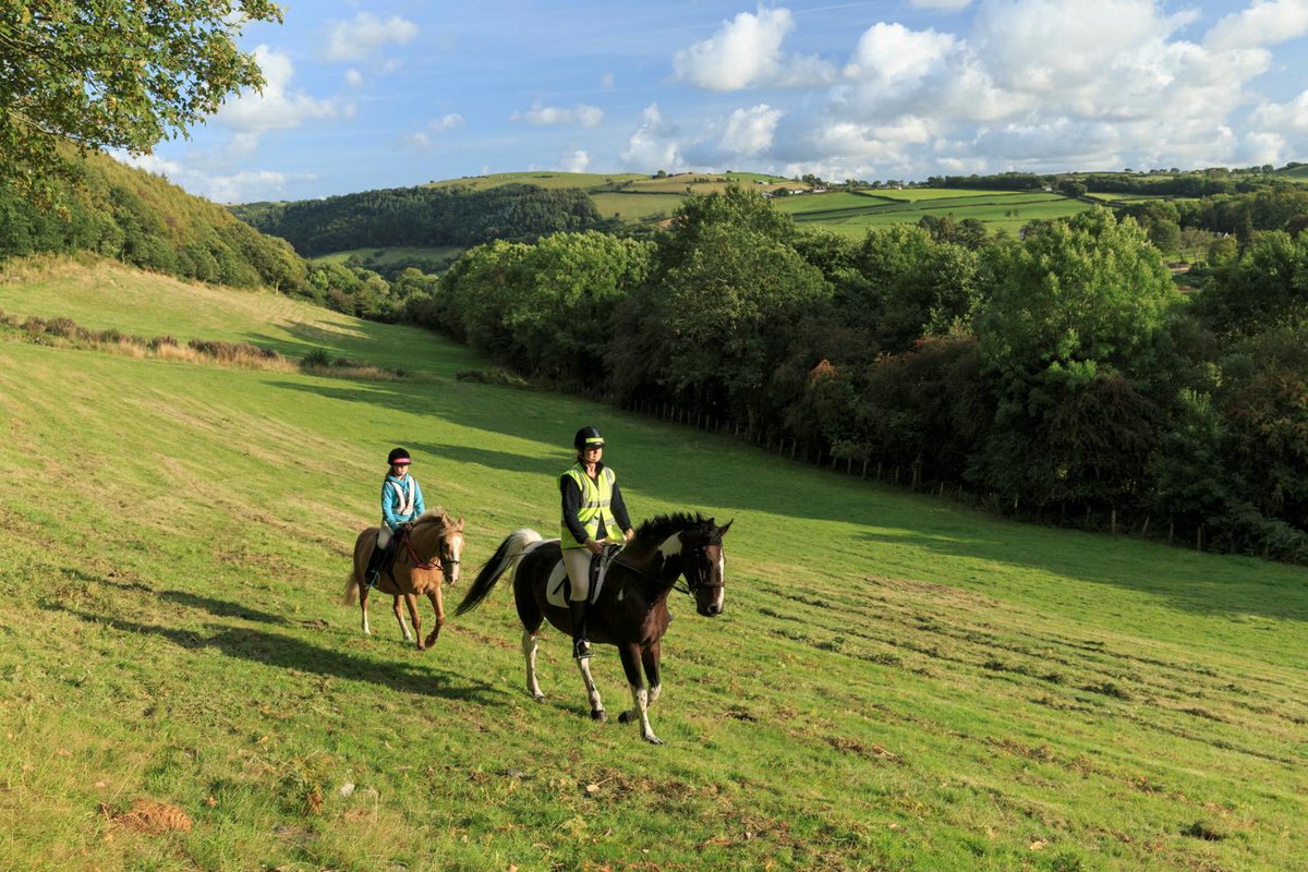 visitceredigion's tweet photo. Gyda mwy o dywydd sych a braf i ddod yr wythnos hon, beth am grwydro #Ceredigion? #cerdded #beicio #merlota http://t.co/uUNhME5jXX
