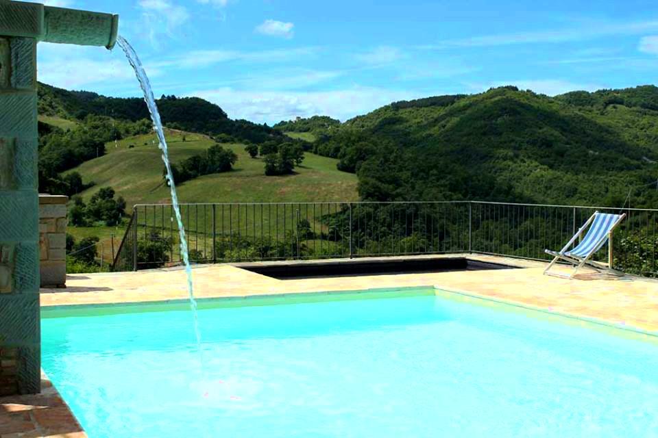 La magia di un soggiorno in un borgo umbro tra #Montone e #Pietralunga → goo.gl/uOoaxY  #lecarpine