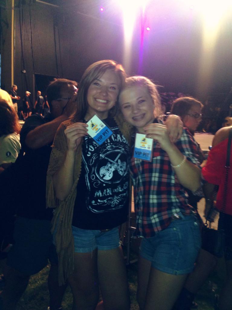 _shelbslordd's tweet photo. Alan Jackson concert this weekend!! http://t.co/Ddm1MC4VwX