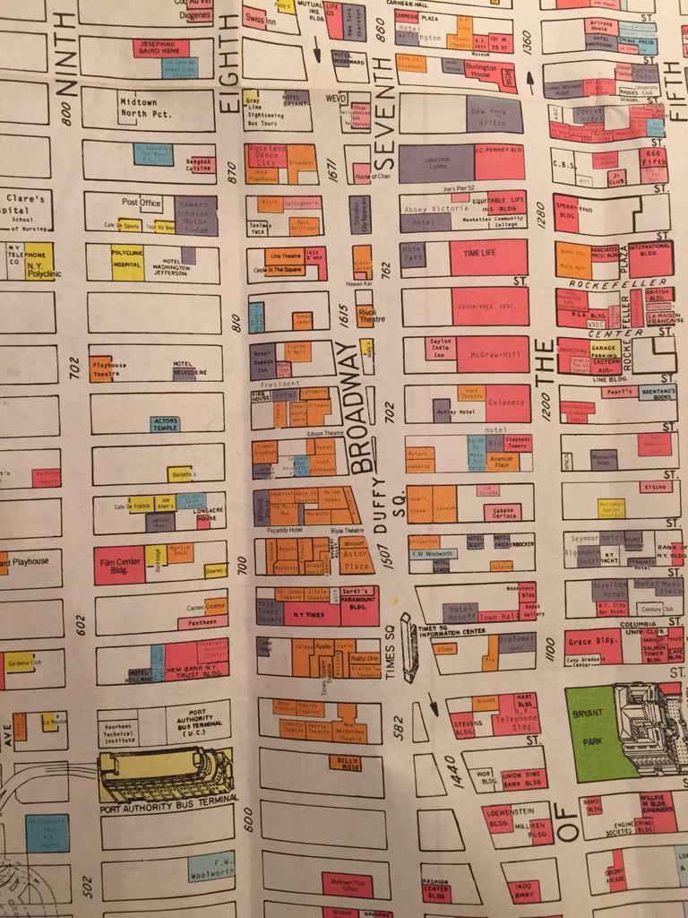 tomhalltravel's tweet photo. Found an old NYC map from 1980 in the family hoard. Crazy colours but makes it seem like the streets were empty. http://t.co/1UQu7aRvCb