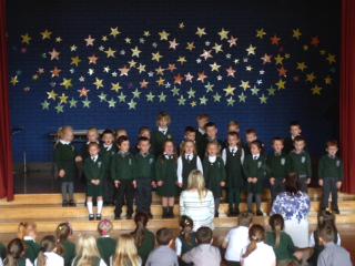 StJohnColeraine's tweet photo. Year 1's performance of their Autumn Leaves Poem for Poetry Week!!!  #AmazingConfidence #stjohnsiswhereitsat http://t.co/pSmjoiWY9V