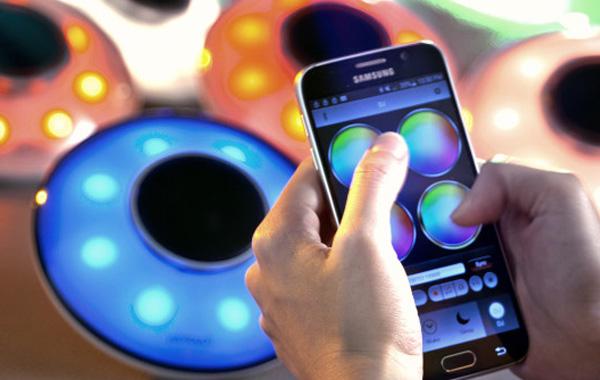 madhurima_nag's tweet photo. #Wirelessstereo + #smartlight is a must have for your #bedtimes! My review on @TheGadgetFlow http://t.co/52lAOdCXAs http://t.co/1x3bmfyQa6