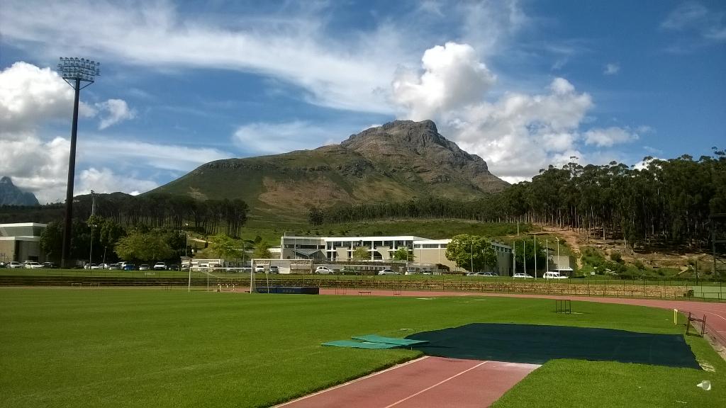 TripleS_HPC's tweet photo. My office this morning with this amazing back drop. @jay123campbell going his paces before this w/ends #Freshpak race http://t.co/BL9zbbdCYj