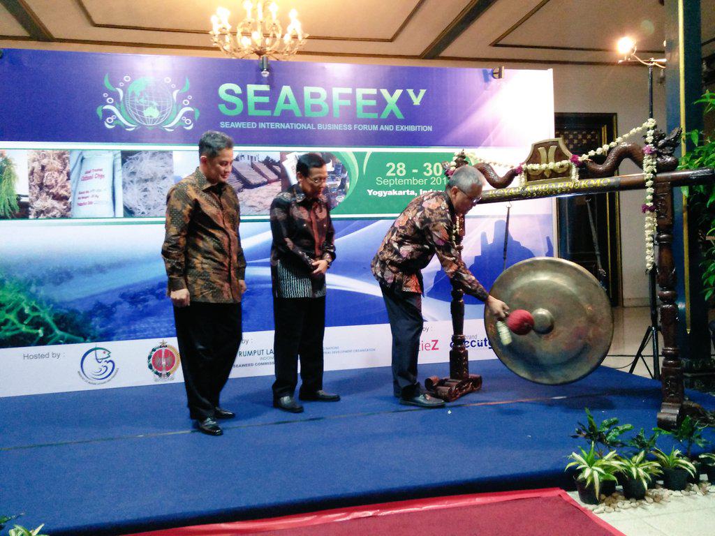 Ditjen_PDSPKP's tweet photo. Pembukaan SEABFEX V tahun 2015 di Yogyakarta, DIY. @KemenKP @Seabfex5 @infoyogya @NPerbowo http://t.co/ZJooMixawg