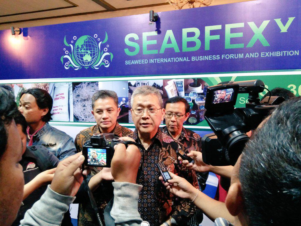Ditjen_PDSPKP's tweet photo. Pembukaan SEABFEX V tahun 2015 di Yogyakarta, DIY. @KemenKP @Seabfex5 @infoyogya @NPerbowo http://t.co/ZJooMixawg