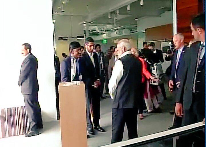 spati2012's tweet photo. #NamoRocksInUS in Picture Day4 !! (5/10) #ModiAtGoogle http://t.co/PP9gqV69RC